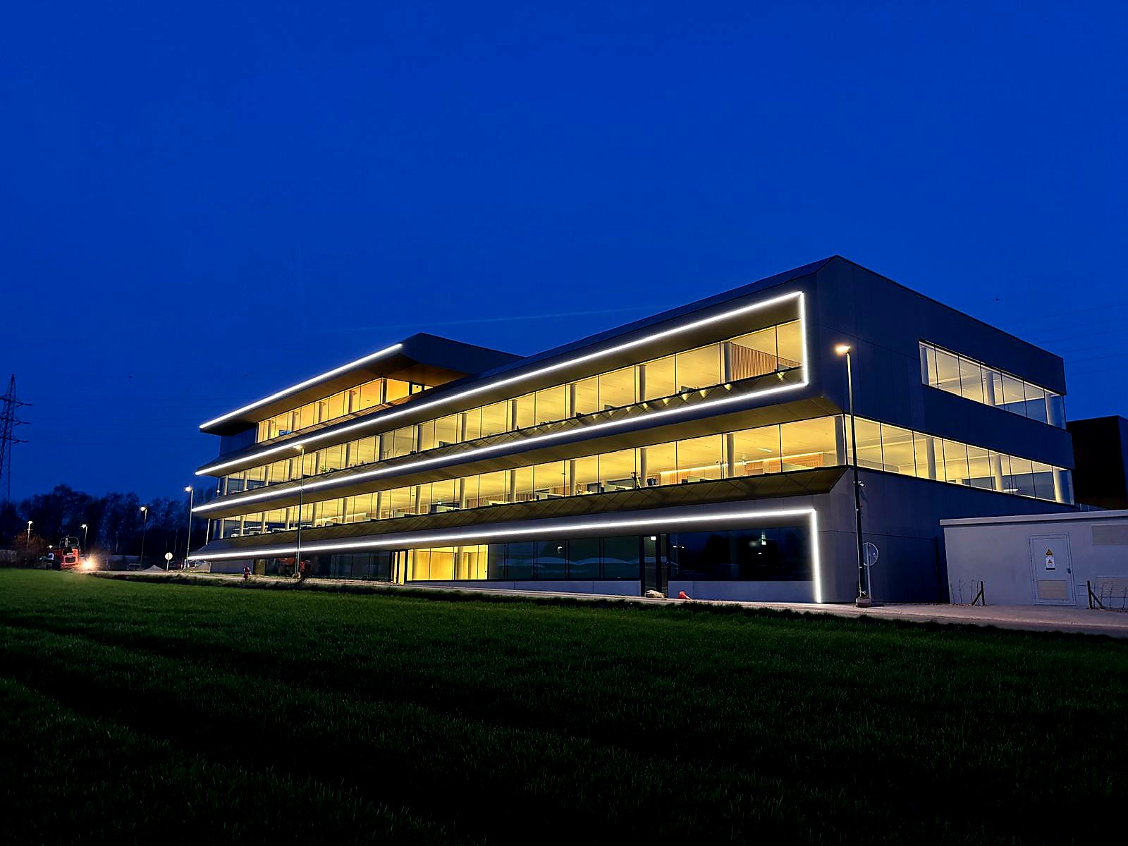 Iluminación arquitectónica en Edificio SIGMA